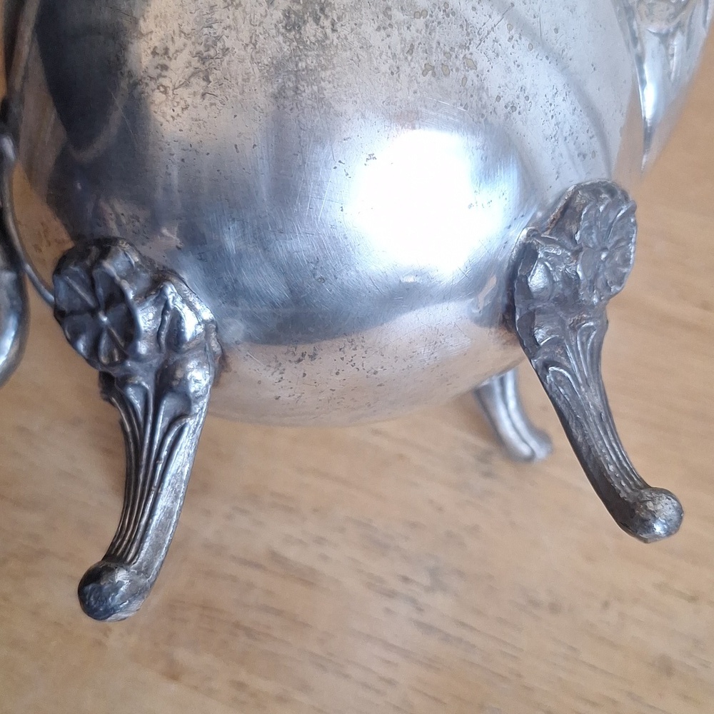 Polished Vintage Leonard Silver Plate Coffee Pot - Ornate Footed Style - Picture 13 of 16